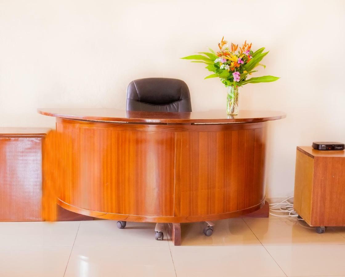 Charis Home Services Haatso Экстерьер фото